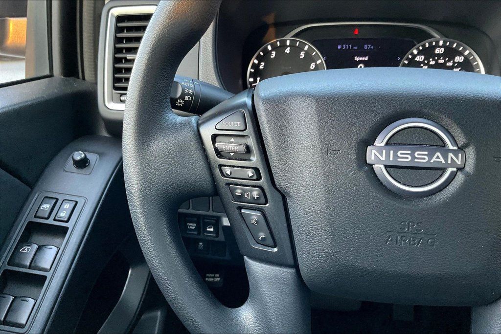 Used 2023 Nissan Frontier SV AWD/4WD image 10