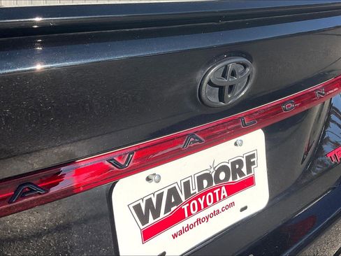 Used 2020 Toyota Avalon TRD image 10