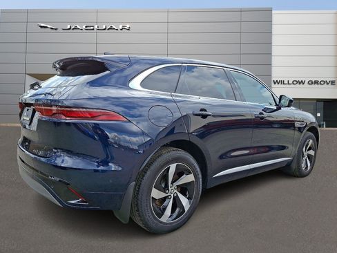Certified 2025 Jaguar F-PACE R-Dynamic S image 2