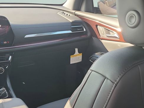 New 2026 Chevrolet Traverse Z71 w/ Enhanced Driving Package AWD/4WD image 26