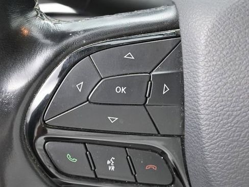 Used 2020 Jeep Cherokee Latitude Plus FWD image 18