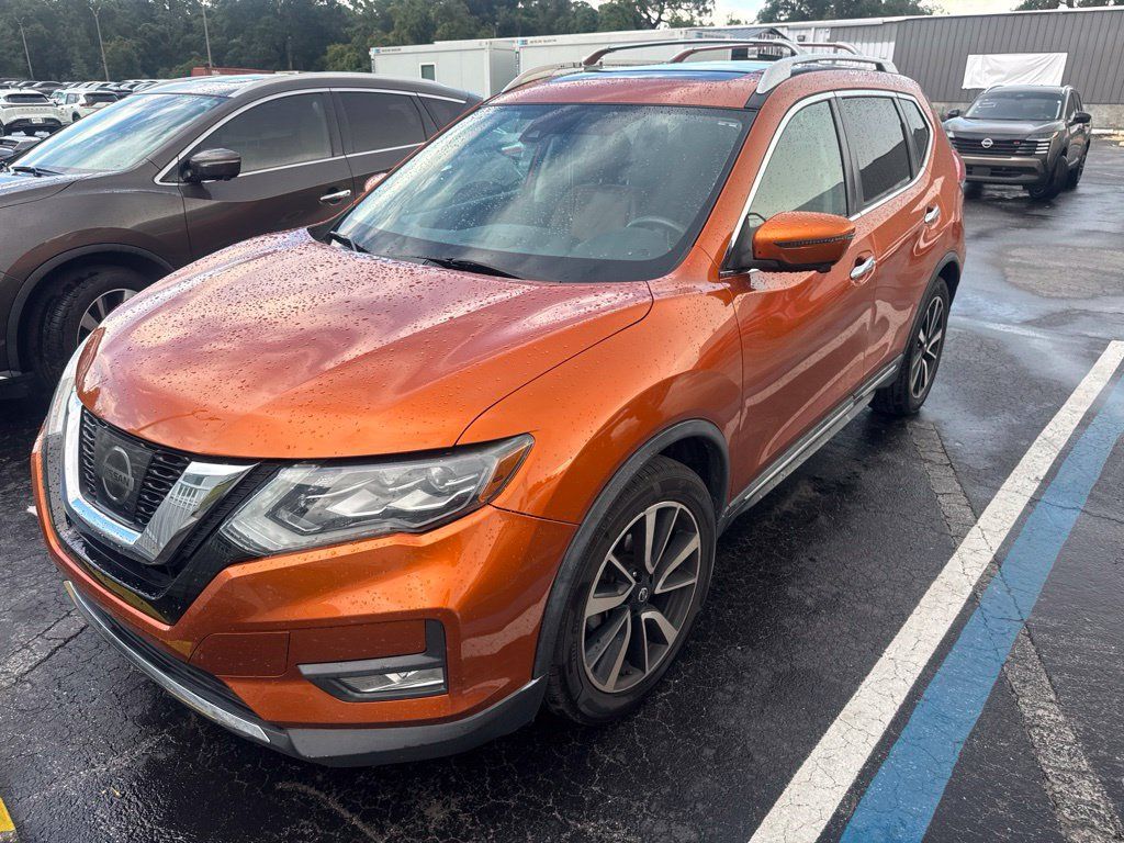 Used 2017 Nissan Rogue SL w/ SL Premium Package FWD image 2