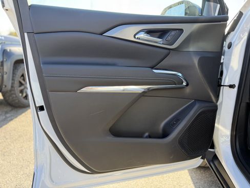 New 2026 Chevrolet Traverse LT image 11