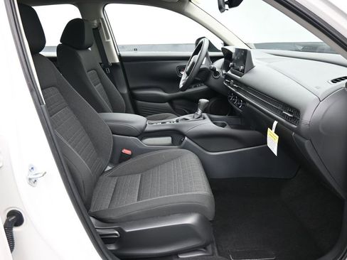 Certified 2025 Honda HR-V LX image 39