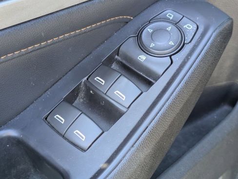 Used 2021 Chevrolet Traverse LS FWD image 13