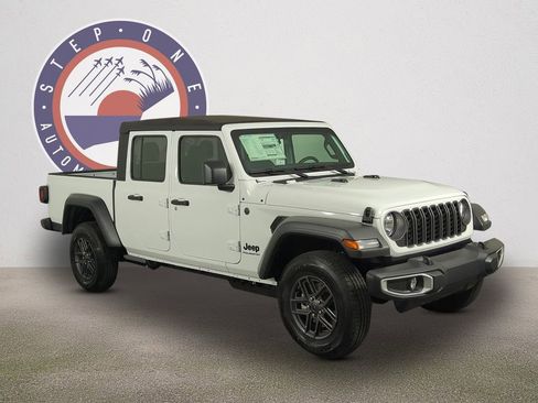 New 2026 Jeep Gladiator Sport image 2