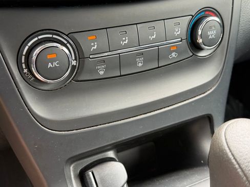 Used 2019 Nissan Sentra S image 22