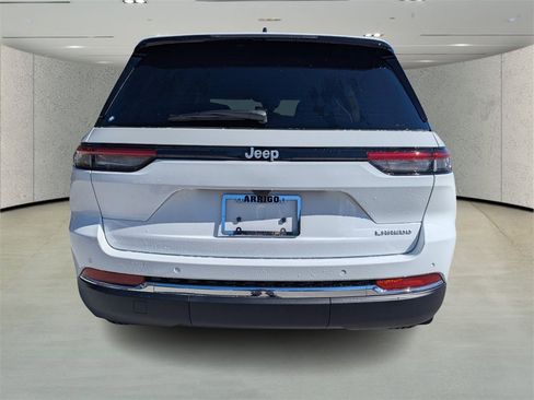 New 2025 Jeep Grand Cherokee Laredo w/ MOPAR Finishing Package image 5