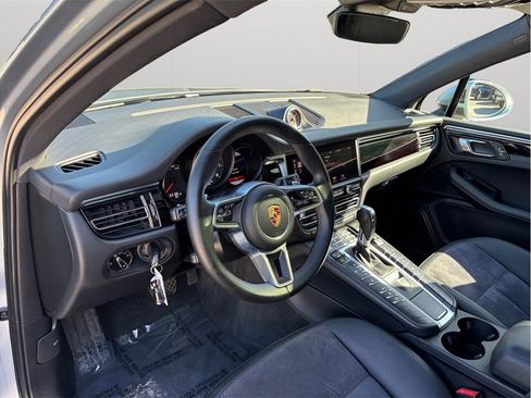 Used 2020 Porsche Macan AWD/4WD image 6