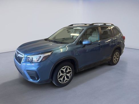 Used 2021 Subaru Forester Premium AWD/4WD image 3