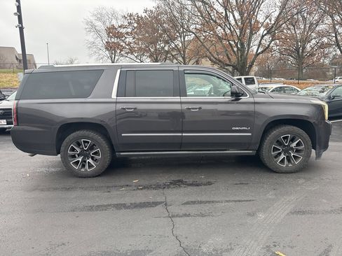 Used 2015 GMC Yukon XL Denali w/ Touring Package image 3