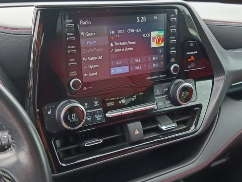 Used 2021 Toyota Highlander XSE AWD/4WD image 30