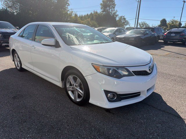 Used 2013 Toyota Camry SE FWD image 1