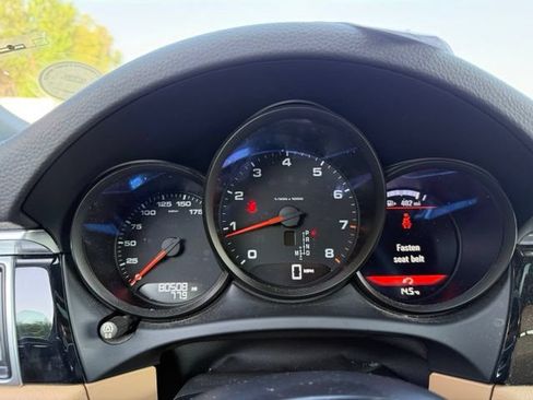 Used 2018 Porsche Macan AWD/4WD image 19