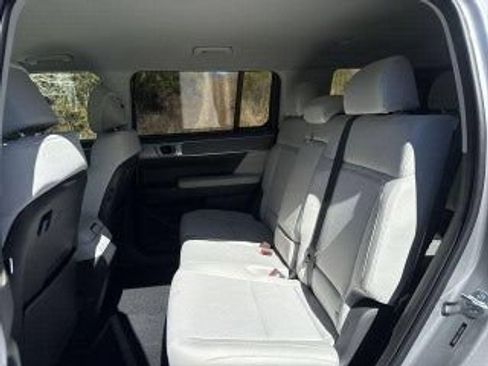 Used 2026 Hyundai Santa Fe SE FWD image 17