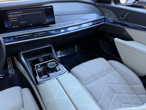 Used 2023 BMW 760i xDrive w/ Executive Package image 40