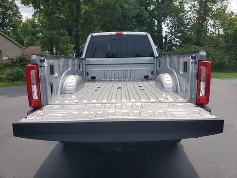 Used 2023 Ford F350 XLT AWD/4WD image 7