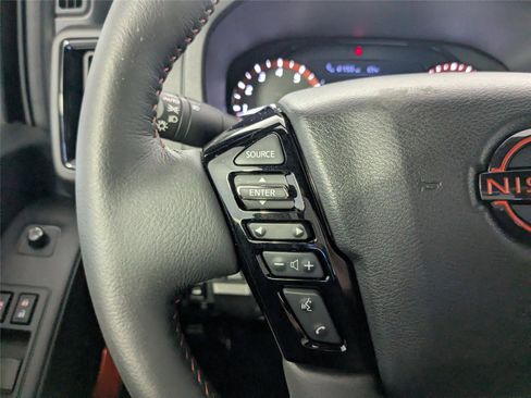 Used 2025 Nissan Frontier PRO-4X w/ Pro Convenience Package image 13
