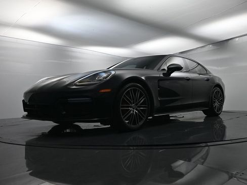 Used 2022 Porsche Panamera 4S image 48