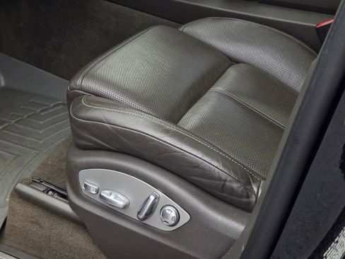 Used 2017 Porsche Cayenne S Platinum image 24