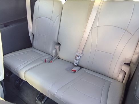 Used 2019 Buick Enclave Essence image 23