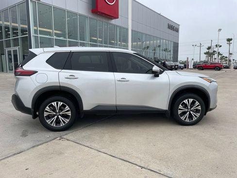 Certified 2021 Nissan Rogue SV FWD image 2