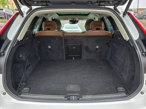 Used 2020 Volvo XC60 T5 Momentum AWD/4WD image 12