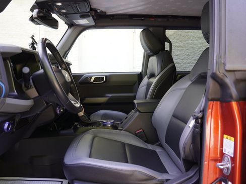 Used 2023 Ford Bronco Black Diamond w/ Sasquatch Package AWD/4WD image 14