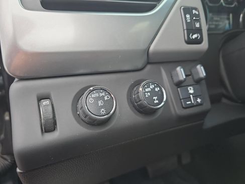 Used 2015 Chevrolet Tahoe LT image 12