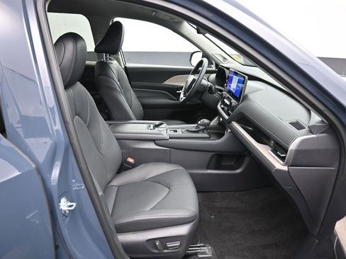 Certified 2025 Toyota Grand Highlander AWD image 28