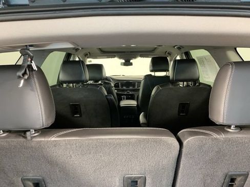 Used 2021 Buick Enclave Avenir w/ Avenir Technology Package AWD/4WD image 14