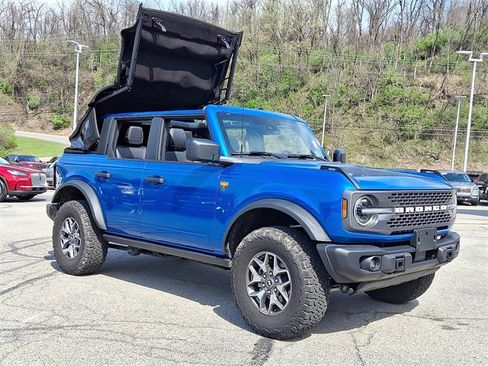 Used 2025 Ford Bronco Badlands image 3