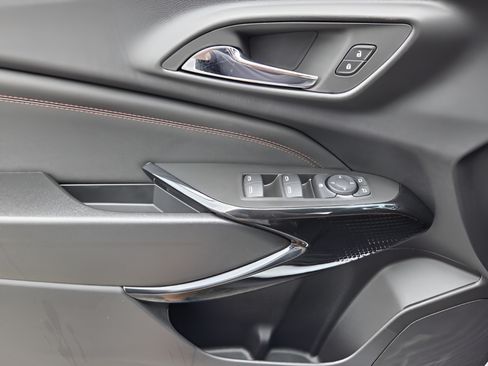 New 2026 Chevrolet Trax RS w/ Sunroof Package FWD image 28