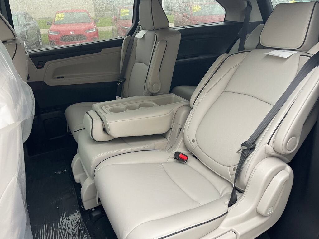 New 2027 Honda Odyssey Touring image 18