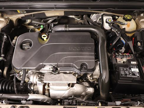 Used 2022 Chevrolet Malibu LT FWD image 19