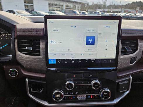 Used 2023 Ford Expedition Limited image 30