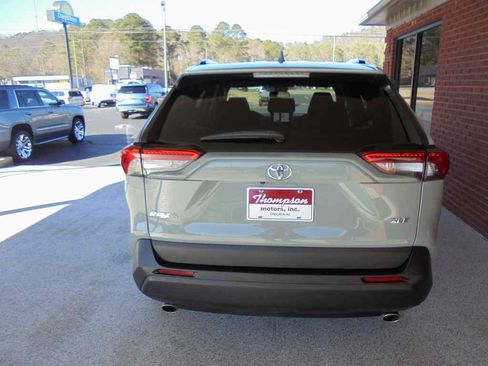 Used 2023 Toyota RAV4 XLE w/ Convenience Package image 4
