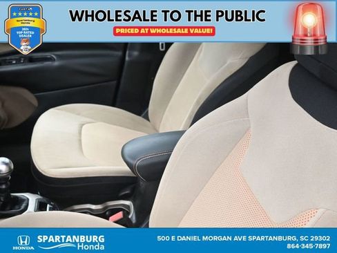 Used 2016 Jeep Renegade 75th Anniversary image 22