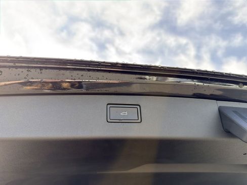 New 2026 Volkswagen Tiguan SE R-Line image 15