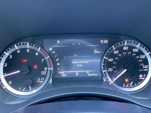Used 2023 Toyota Highlander XLE FWD image 26