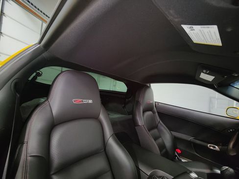 Used 2006 Chevrolet Corvette Z06 w/ Preferred Equipment Group image 16