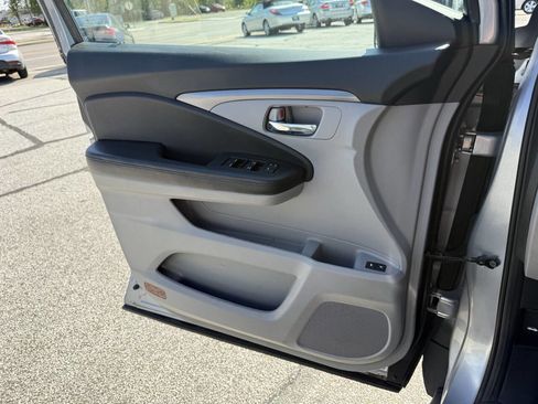 Used 2017 Honda Pilot EX-L image 18