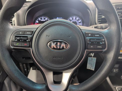 Used 2019 Kia Sportage LX AWD/4WD image 9