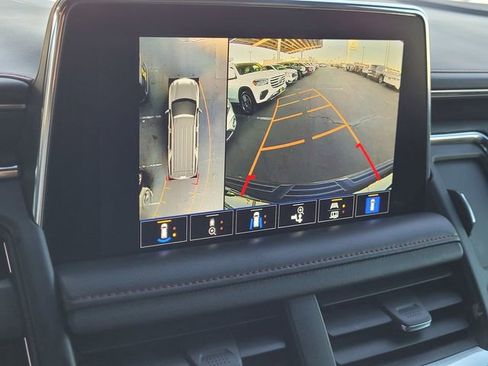 Used 2022 Chevrolet Suburban RST w/ Luxury Package image 10