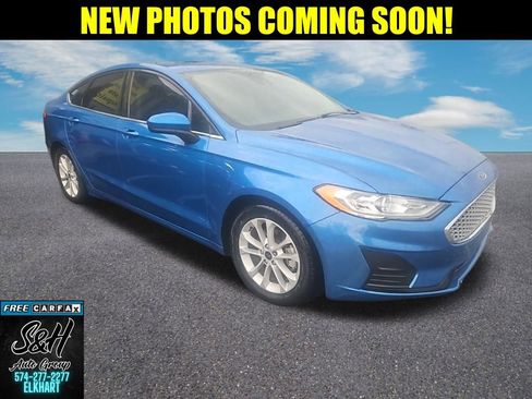 Used 2020 Ford Fusion SE image 1