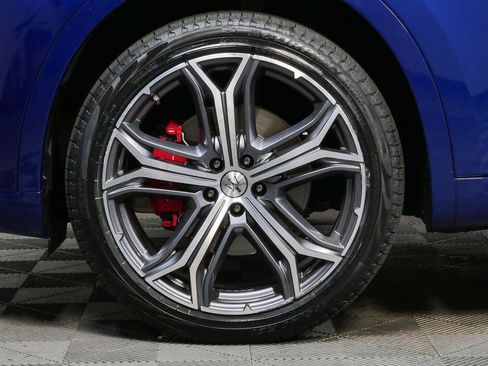 Used 2023 Maserati Levante GT AWD/4WD image 36