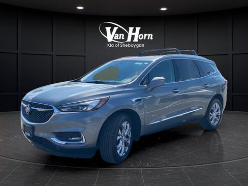 Used 2018 Buick Enclave Avenir w/ Avenir Technology Package AWD/4WD image 3