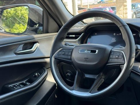 Used 2023 Jeep Grand Cherokee L Laredo AWD/4WD image 15