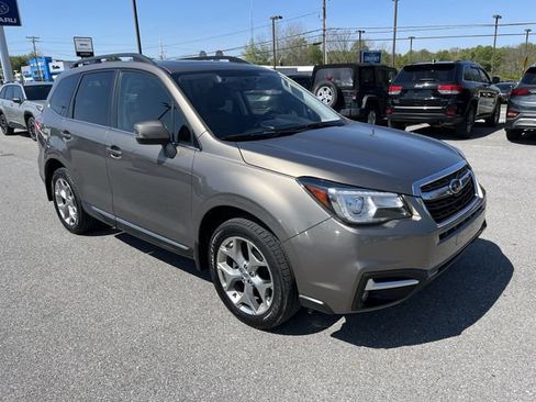 Used 2018 Subaru Forester 2.5i Touring w/ Popular Package #3B AWD/4WD image 11