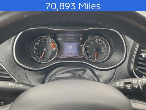 Used 2021 Jeep Cherokee Limited FWD image 19